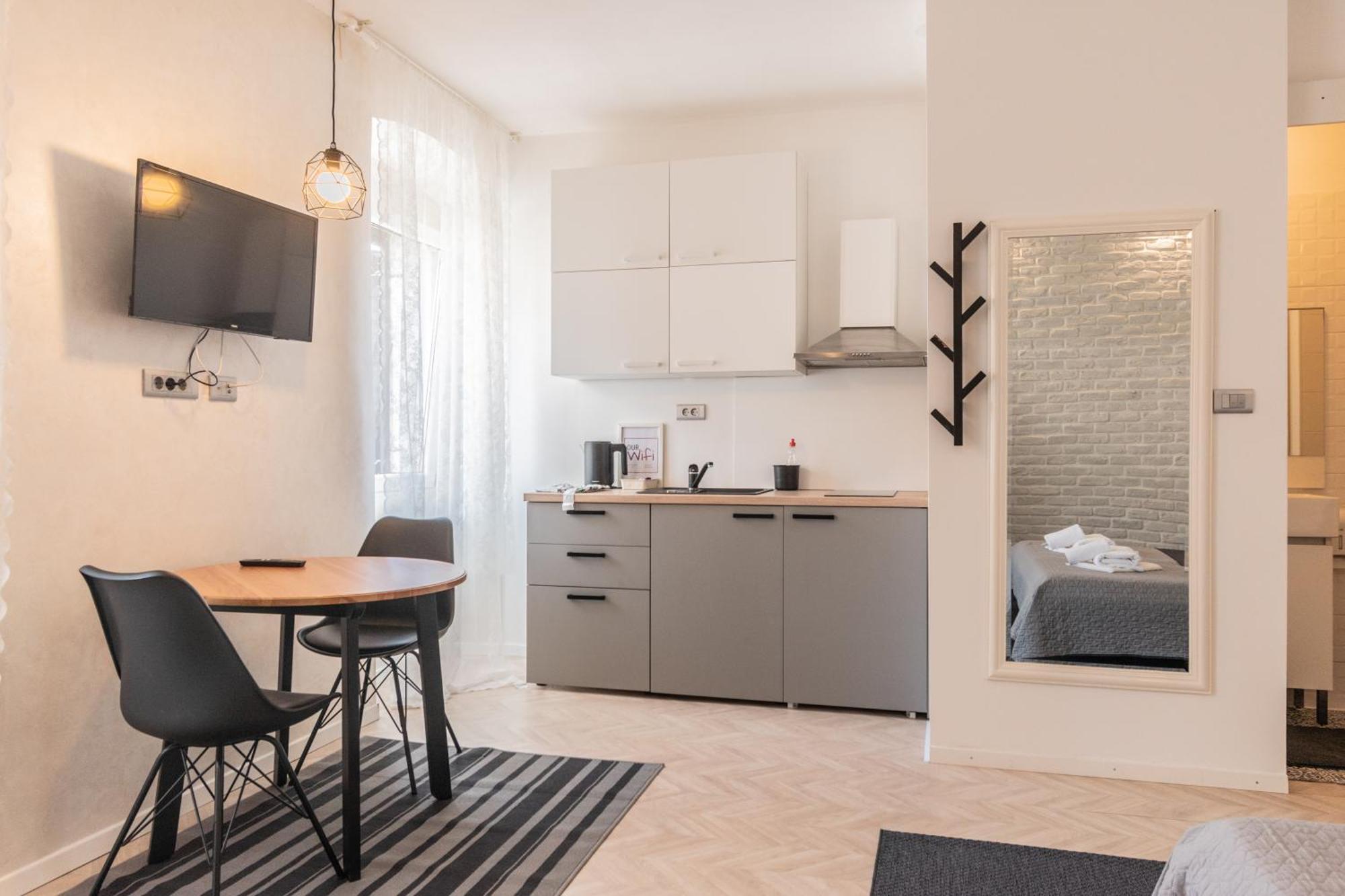PUY L&B Old Town Studio Apartments מראה חיצוני תמונה