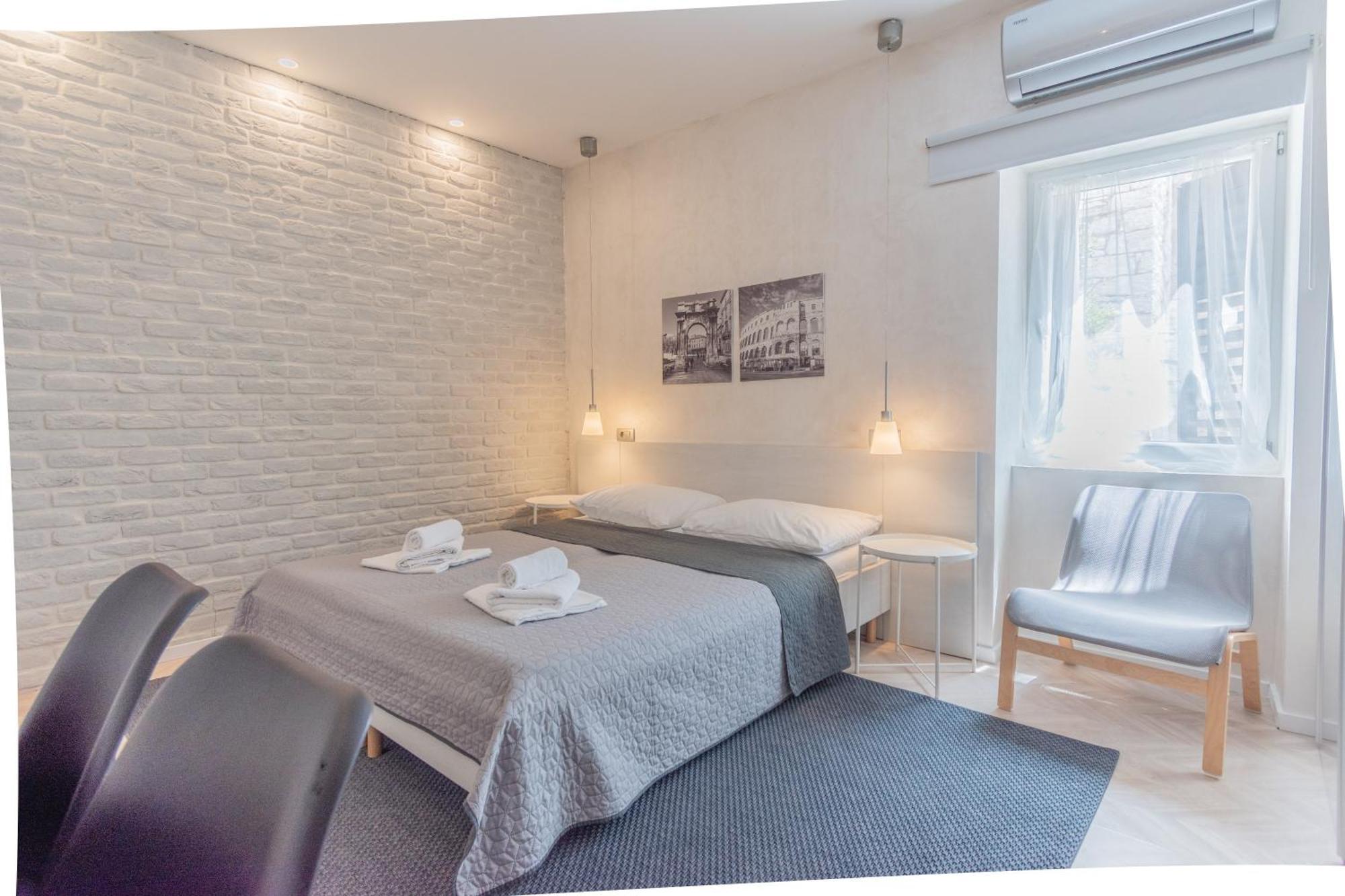 PUY L&B Old Town Studio Apartments מראה חיצוני תמונה