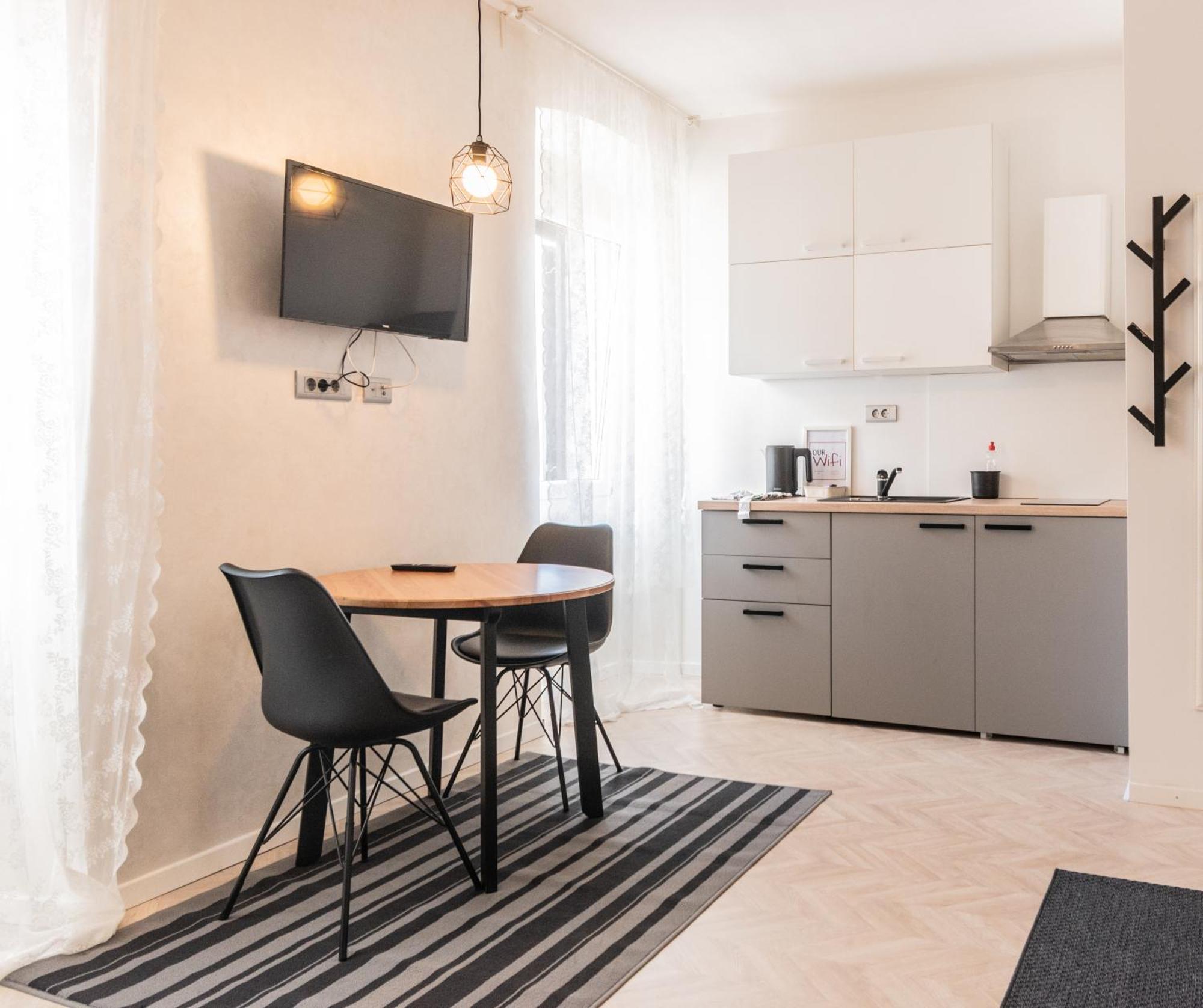 PUY L&B Old Town Studio Apartments מראה חיצוני תמונה